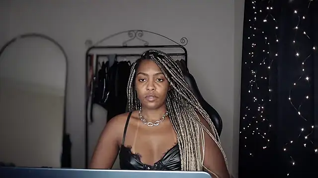 marisilva br online show from October 2025 11:00:02 PM