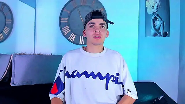 Mike 0233  online show from January 2025 04:11:02 AM