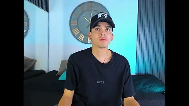 Mike 0233  online show from January 2025 04:05:01 AM