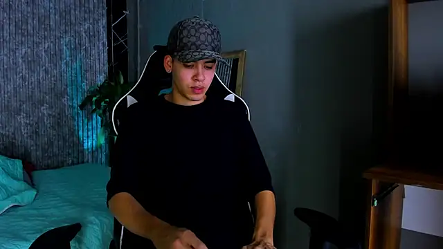 Mike 0233  online show from March 2025 04:05:02 AM