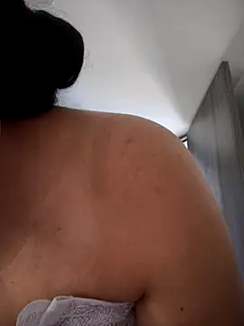 XMara online show from November 2025 06:08:01 PM