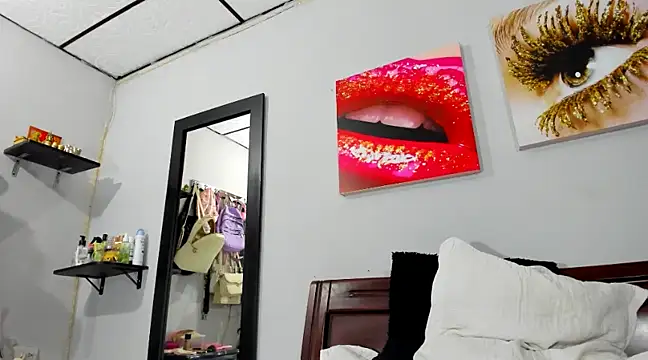 Snapshot of aleziiacam chatting on January 2025 03:47:02 AM aleziiacam online show from January 2025 03:47:02 AM