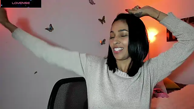 Snapshot of Mila-yang chatting on October 2025 03:59:02 AM Mila-yang online show from October 2025 03:59:02 AM