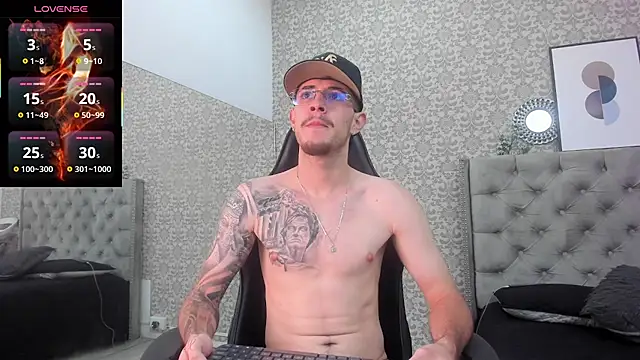 CodyWalkerR online show from November 2025 05:24:01 PM