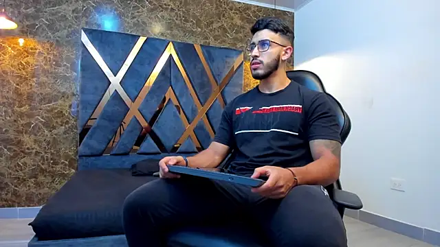 Snapshot of Liam_Kleiin chatting on September 2025 11:25:01 AM Liam Kleiin online show from September 2025 11:25:01 AM