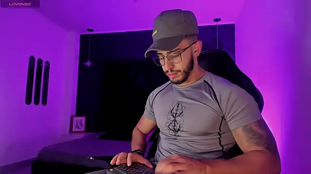 Snapshot of Liam_Kleiin chatting on November 2025 11:20:01 AM Liam Kleiin online show from November 2025 11:20:01 AM