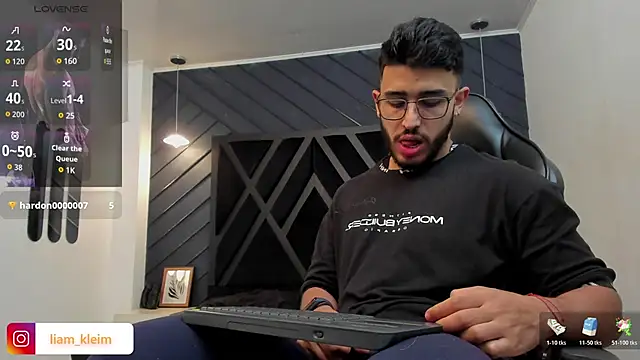 Snapshot of Liam_Kleiin chatting on November 2025 11:20:01 AM Liam Kleiin online show from November 2025 11:20:01 AM