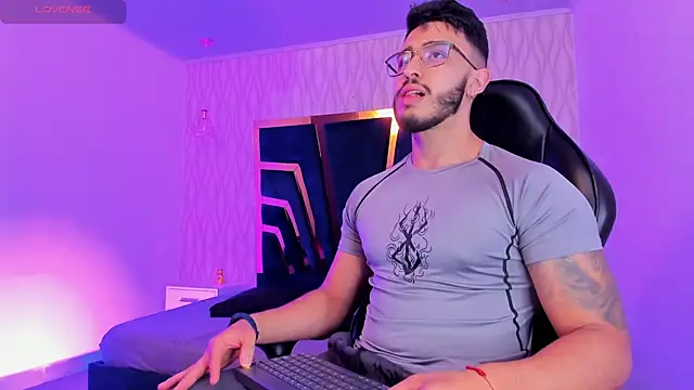 Snapshot of Liam_Kleiin chatting on November 2025 11:24:01 AM Liam Kleiin online show from November 2025 11:24:01 AM