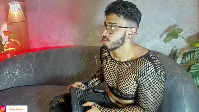 Snapshot of Liam_Kleiin chatting on June 2026 11:47:02 AM Liam Kleiin online show from June 2026 11:47:02 AM