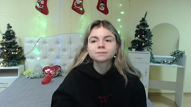 TinaRedly online show from January 2025 06:38:01 PM