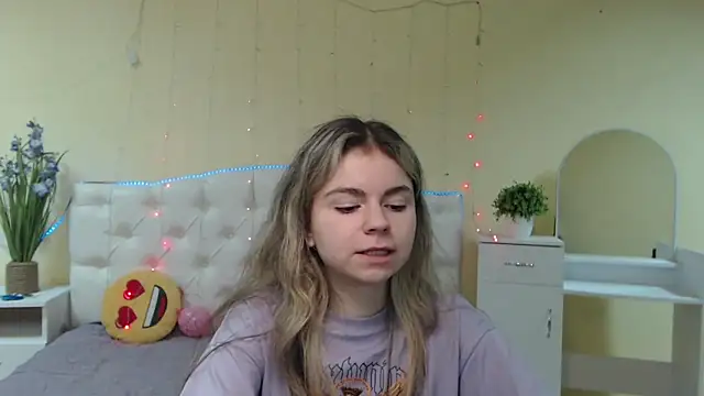 TinaRedly online show from January 2025 09:41:01 PM