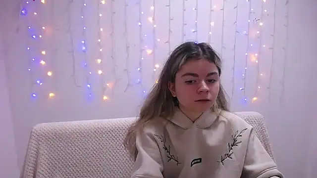 TinaRedly online show from January 2025 06:06:01 PM