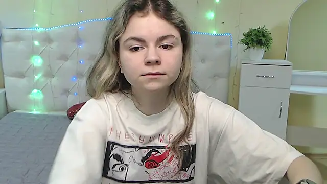 TinaRedly online show from February 2025 03:44:01 AM