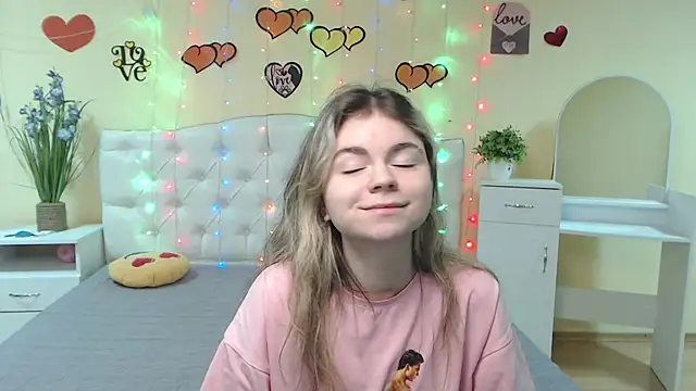 TinaRedly online show from February 2025 12:47:02 AM