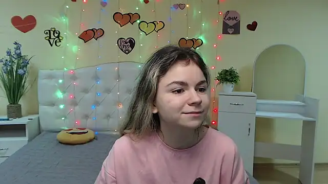 TinaRedly online show from March 2025 04:06:02 PM