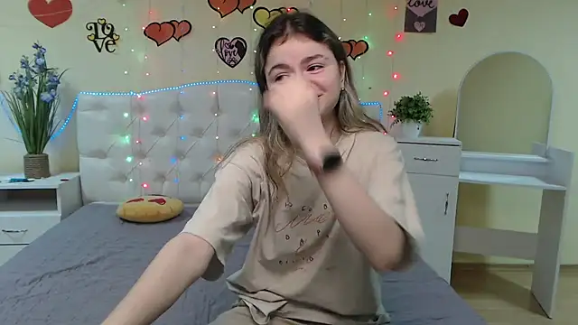 TinaRedly online show from March 2025 12:37:02 AM