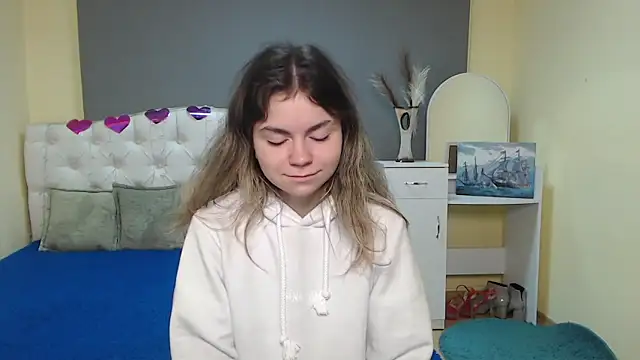 TinaRedly online show from September 2025 06:06:02 AM