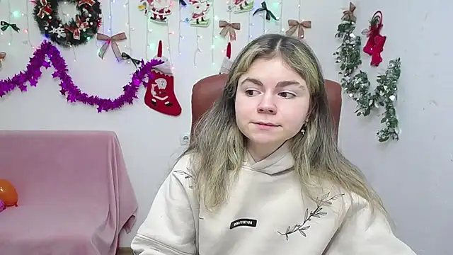 TinaRedly online show from January 2026 06:44:02 PM