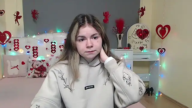 TinaRedly online show from February 2026 06:28:02 PM