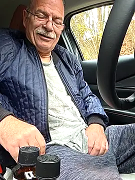 bottomhairy online show from November 2025 11:10:01 AM