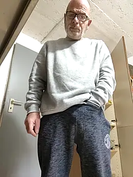 bottomhairy online show from February 2026 02:03:02 PM