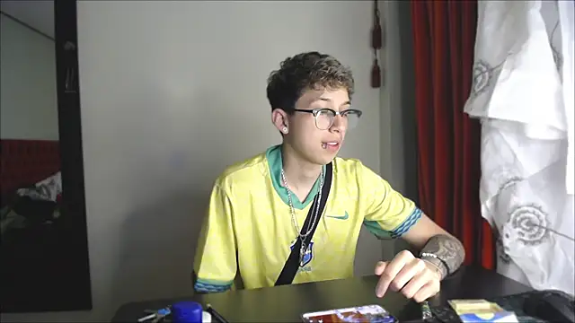  Thomas hot  online show from December 2024 09:37:01 PM