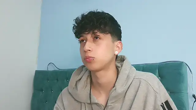  Thomas hot  online show from April 2026 05:54:01 AM