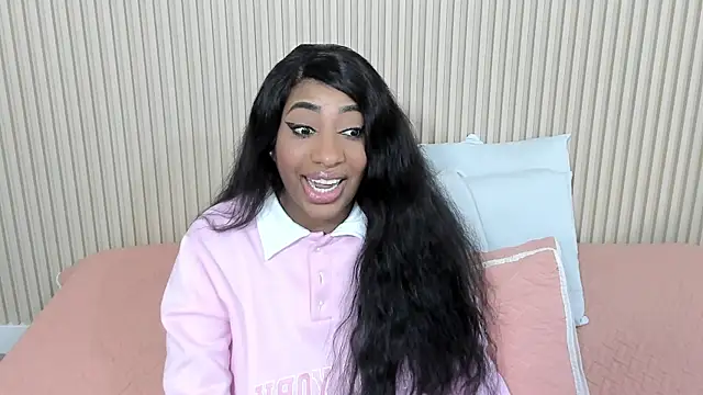 charlottebrowns  online show from November 2025 12:15:02 PM