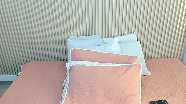 charlottebrowns  online show from December 2025 12:21:02 PM