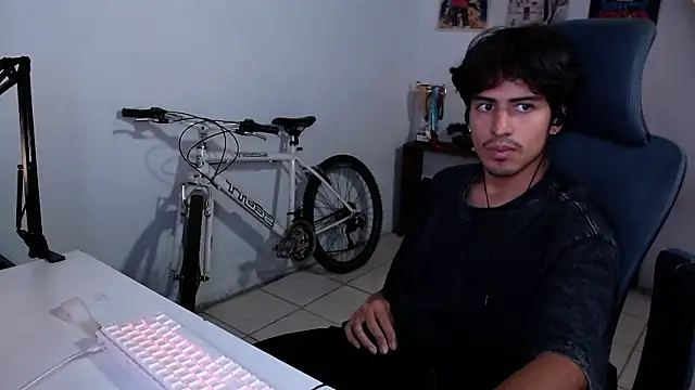 Thieves9 online show from October 2025 05:48:02 PM