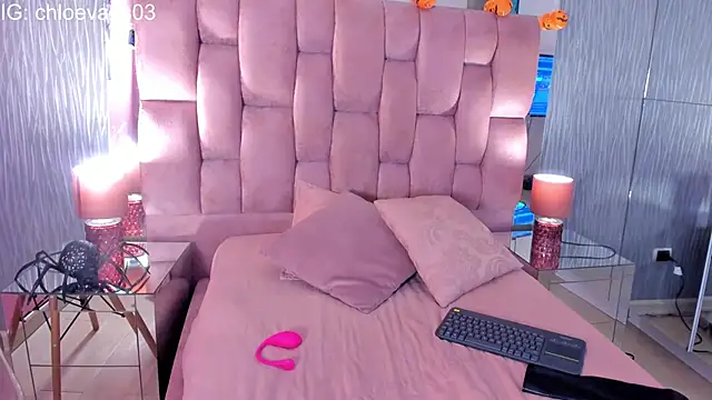 Chloe evans   online show from October 2025 11:11:02 AM