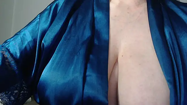 missdaniels online show from October 2025 02:11:02 AM