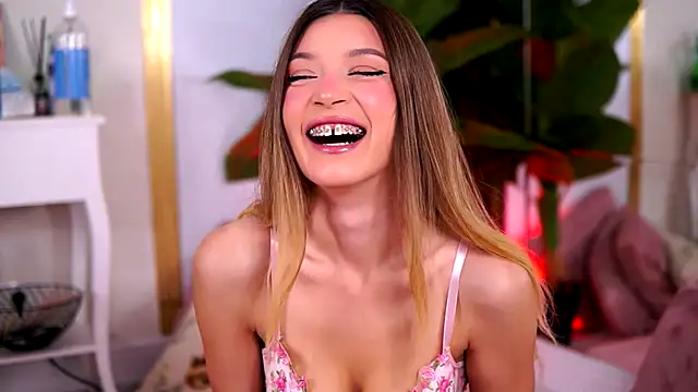 EvaWarenn online show from October 2025 07:19:02 AM