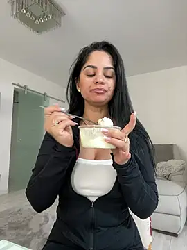  adelle online show from March 2026 12:09:01 PM