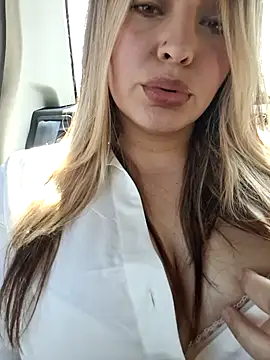 Snapshot of Valentina_St chatting on February 2025 07:55:01 PM Valentina St online show from February 2025 07:55:01 PM