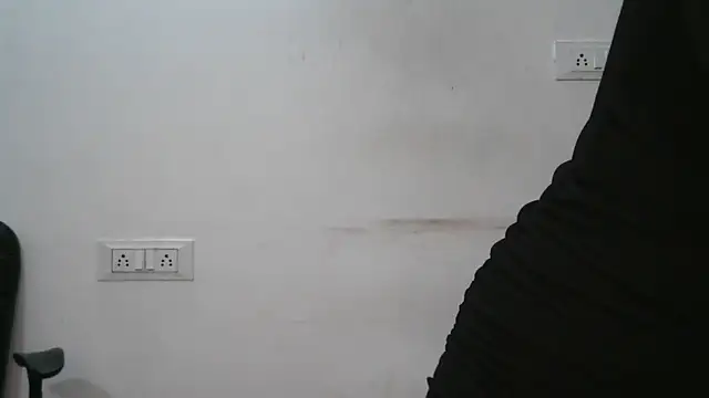 Snapshot of Suzie_darling chatting on December 2024 05:47:01 AM Suzie darling online show from December 2024 05:47:01 AM