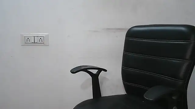 Snapshot of Suzie_darling chatting on December 2024 05:23:01 AM Suzie darling online show from December 2024 05:23:01 AM