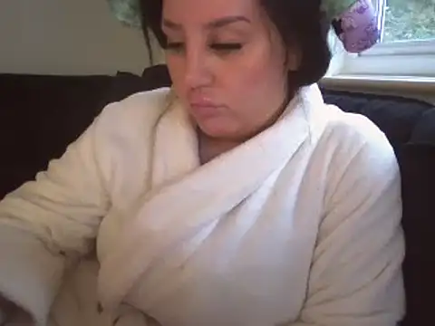 Snapshot of magical_mia chatting on February 2025 03:52:01 PM magical mia online show from February 2025 03:52:01 PM