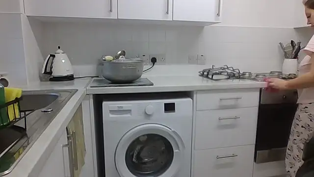 Snapshot of magical_mia chatting on February 2025 11:38:02 AM magical mia online show from February 2025 11:38:02 AM