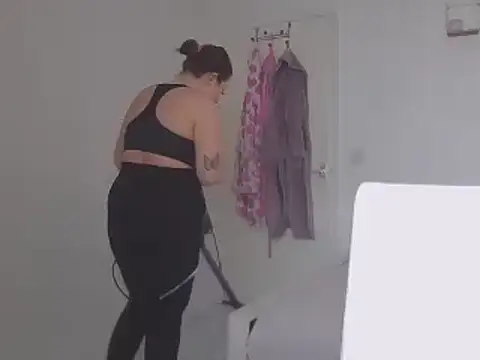 Snapshot of magical_mia chatting on February 2025 01:07:01 PM magical mia online show from February 2025 01:07:01 PM