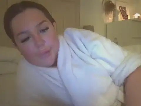 Snapshot of magical_mia chatting on March 2025 07:06:02 PM magical mia online show from March 2025 07:06:02 PM