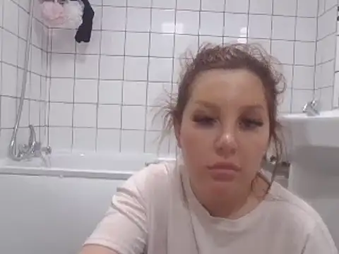 Snapshot of magical_mia chatting on March 2025 12:48:02 PM magical mia online show from March 2025 12:48:02 PM