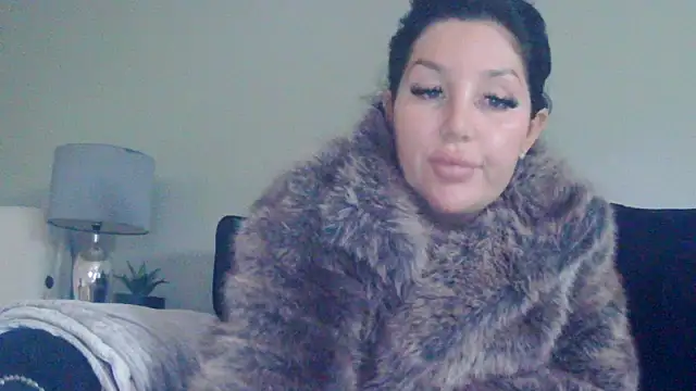 Snapshot of magical_mia chatting on November 2025 12:06:02 PM magical mia online show from November 2025 12:06:02 PM