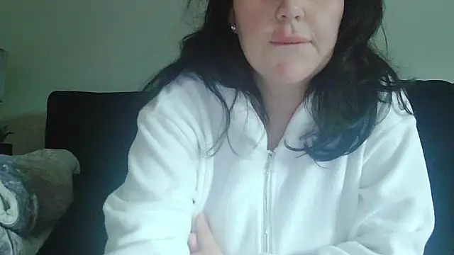 Snapshot of magical_mia chatting on November 2025 12:26:01 PM magical mia online show from November 2025 12:26:01 PM