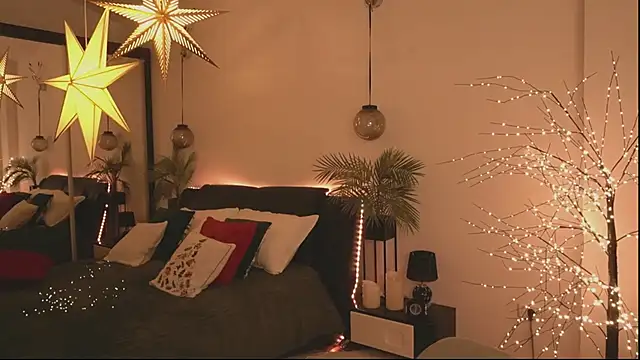 DaisyStacey online show from December 2025 08:04:01 PM