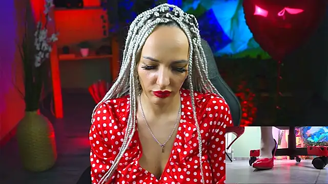 Snapshot of MonicaMaxwel chatting on February 2025 12:00:02 PM MonicaMaxwel online show from February 2025 12:00:02 PM