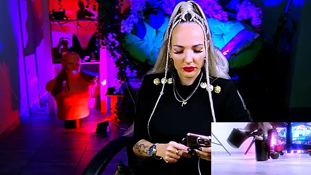 Snapshot of MonicaMaxwel chatting on November 2025 11:11:02 AM MonicaMaxwel online show from November 2025 11:11:02 AM