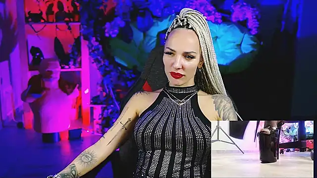 Snapshot of MonicaMaxwel chatting on November 2025 10:48:02 AM MonicaMaxwel online show from November 2025 10:48:02 AM