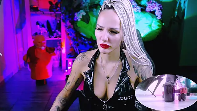 Snapshot of MonicaMaxwel chatting on December 2025 11:15:01 AM MonicaMaxwel online show from December 2025 11:15:01 AM