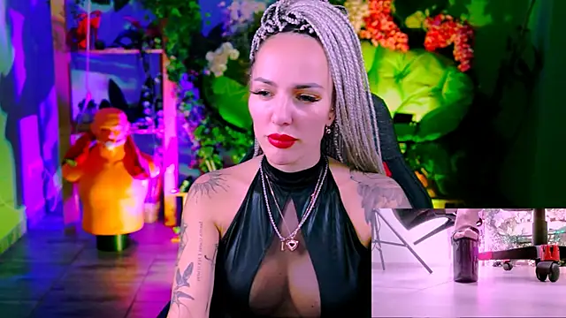 Snapshot of MonicaMaxwel chatting on January 2026 10:51:01 AM MonicaMaxwel online show from January 2026 10:51:01 AM